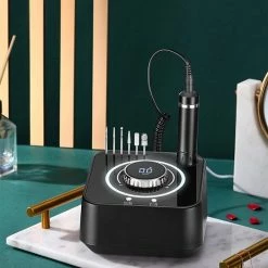 CACCIO? NAILS 2022 Zwart Pro Master Nagelfrees- 40.000 RPM - Licht Gewicht Technologie Nagelfrees - Inclusief 6 Bitjes Doosje - 36 Stuks Schuurrolletjes - Manicure/Pedicure Voeten En Handen - Hoge Kwaliteit - Nieuwe Technologie - Professioneel -Lanaform Shop 550x550 1110